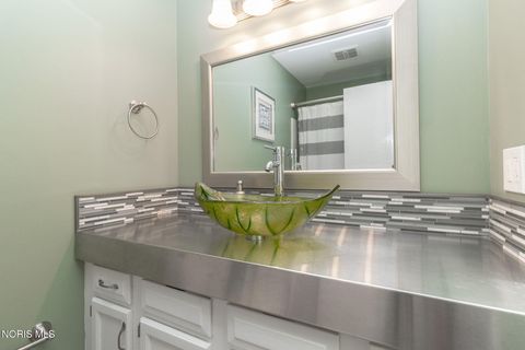 Tiny photo for 2634 Green Valley Drive, Toledo, OH 43614 (MLS # 10006253)