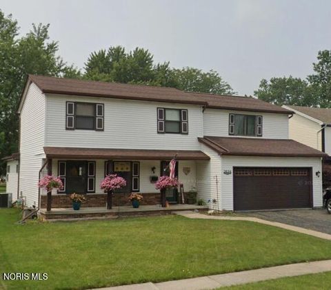 Photo of 2634 Green Valley Drive, Toledo, OH 43614 (MLS # 10006253)