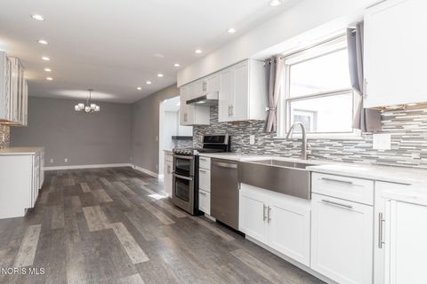 Tiny photo for 2634 Green Valley Drive, Toledo, OH 43614 (MLS # 10006253)