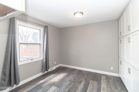 Tiny photo for 2634 Green Valley Drive, Toledo, OH 43614 (MLS # 10006253)