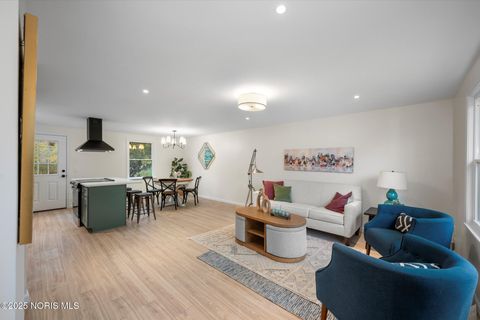 Tiny photo for 4248 Hunters Trail Drive, Toledo, OH 43607 (MLS # 10000858)