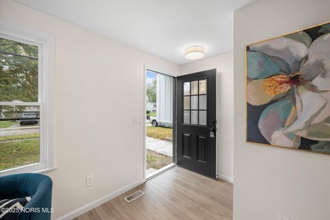 Tiny photo for 4248 Hunters Trail Drive, Toledo, OH 43607 (MLS # 10000858)