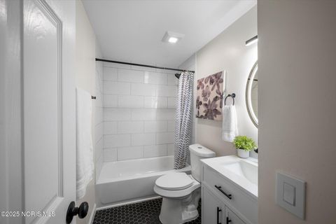 Tiny photo for 4248 Hunters Trail Drive, Toledo, OH 43607 (MLS # 10000858)