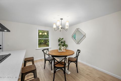 Tiny photo for 4248 Hunters Trail Drive, Toledo, OH 43607 (MLS # 10000858)