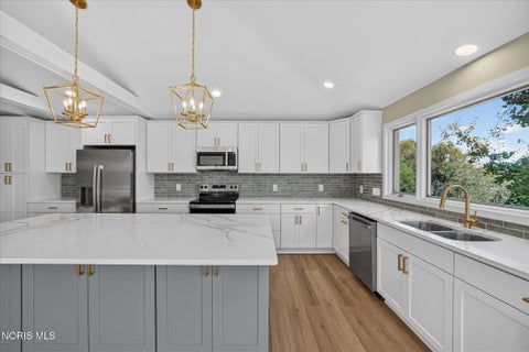 Tiny photo for 2708 Riverview Drive, Maumee, OH 43537 (MLS # 10011524)