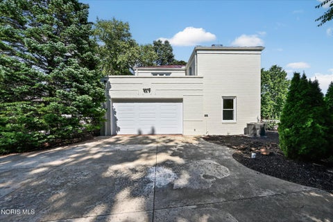 Tiny photo for 2708 Riverview Drive, Maumee, OH 43537 (MLS # 10011524)