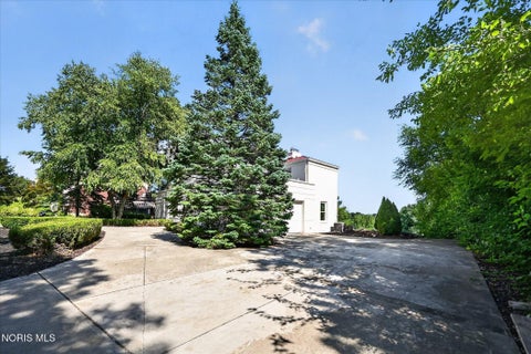 Tiny photo for 2708 Riverview Drive, Maumee, OH 43537 (MLS # 10011524)
