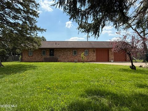 Photo of 605 Custer Drive, Toledo, OH 43612 (MLS # 10006860)