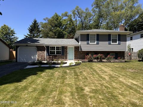 Tiny photo for 2347 Brownlee Drive, Toledo, OH 43615 (MLS # 10008461)