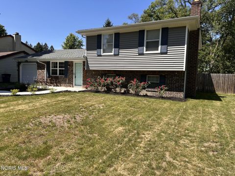Tiny photo for 2347 Brownlee Drive, Toledo, OH 43615 (MLS # 10008461)
