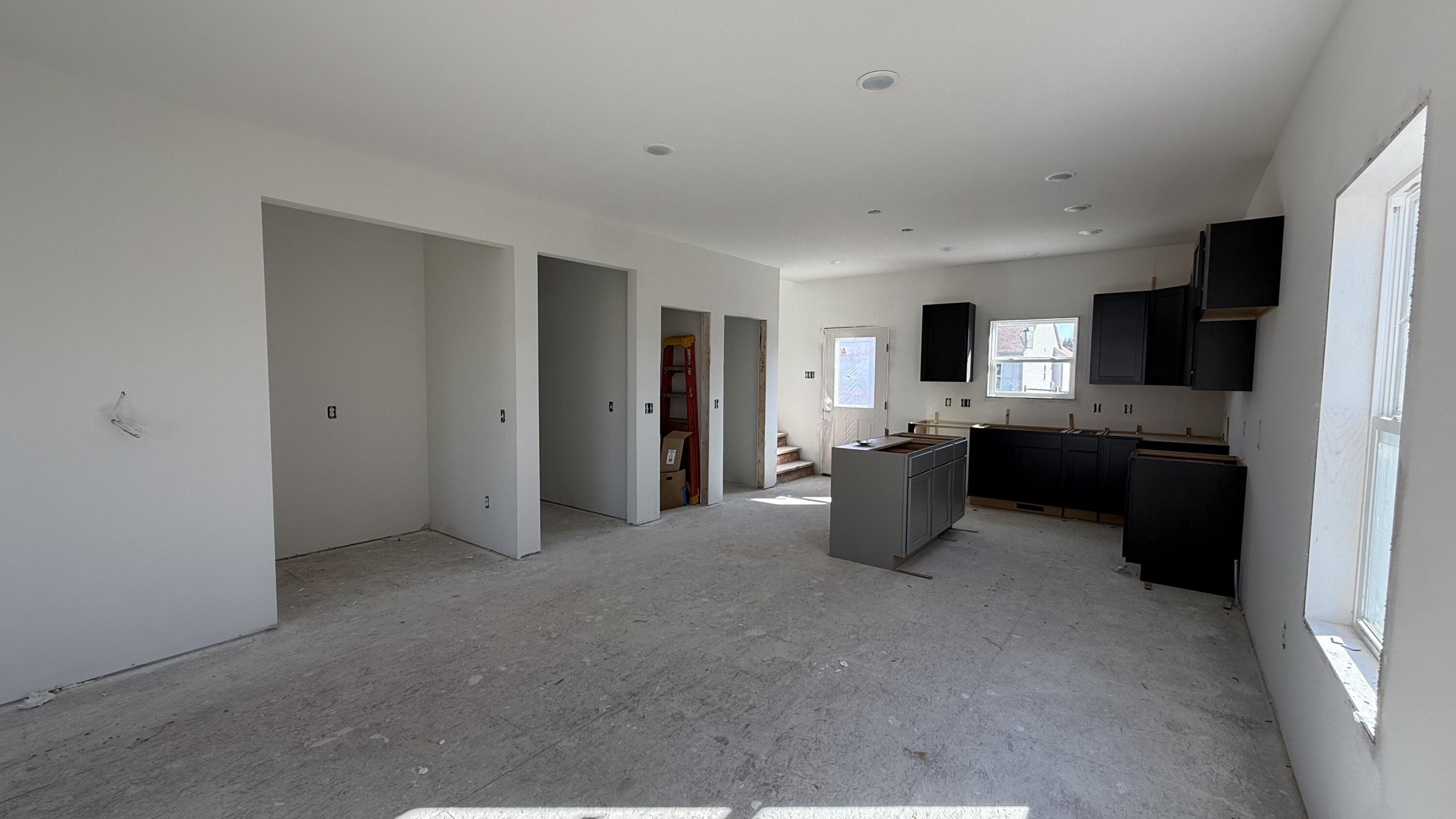 725 W Ironwood Drive