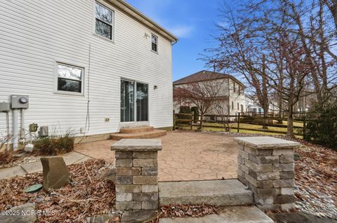 Tiny photo for 8257 Fawn Crest, Toledo, OH 43617 (MLS # 10002628)