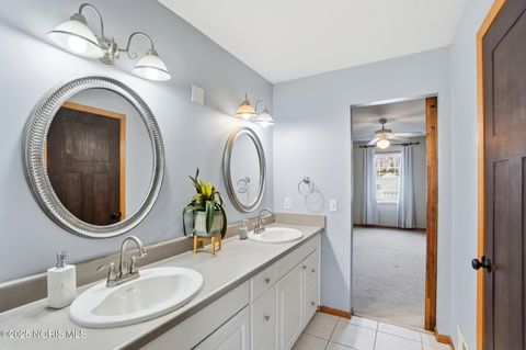 Tiny photo for 8257 Fawn Crest, Toledo, OH 43617 (MLS # 10002628)