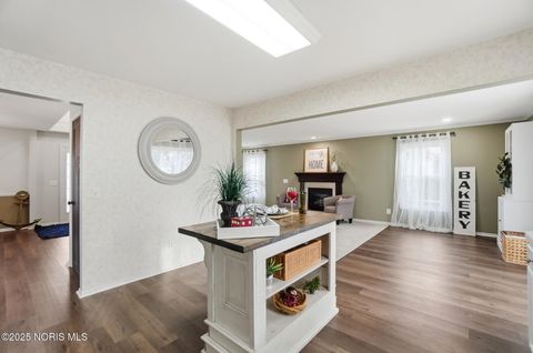 Tiny photo for 8257 Fawn Crest, Toledo, OH 43617 (MLS # 10002628)