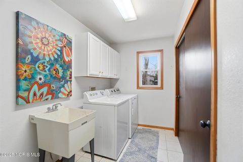 Tiny photo for 8257 Fawn Crest, Toledo, OH 43617 (MLS # 10002628)