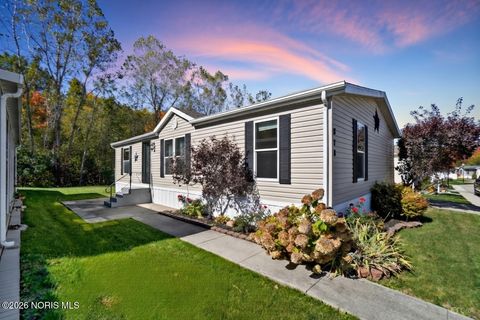 Photo of 573 Waterview Circle, Lima, OH 45804 (MLS # 10006015)