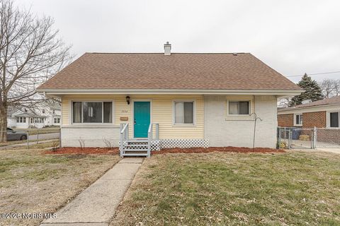 Tiny photo for 2226 Peabody Avenue, Toledo, OH 43614 (MLS # 10002678)