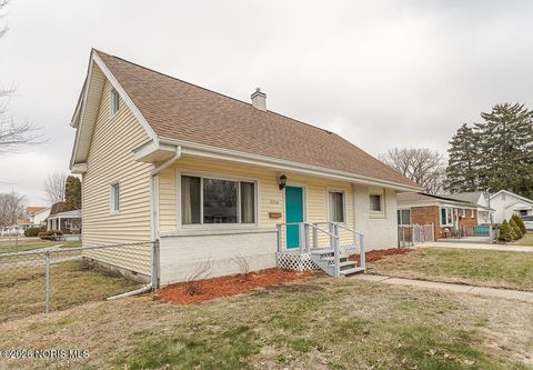 Tiny photo for 2226 Peabody Avenue, Toledo, OH 43614 (MLS # 10002678)