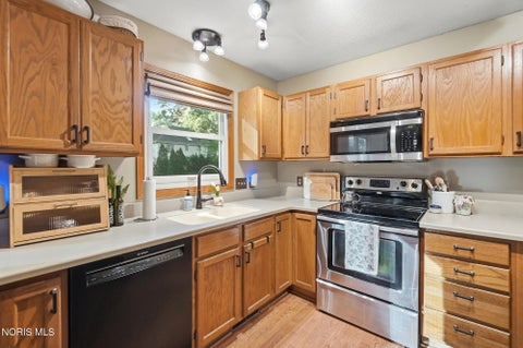 Tiny photo for 8337 Cherry Blossom Lane, Holland, OH 43528 (MLS # 10014595)