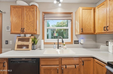 Tiny photo for 8337 Cherry Blossom Lane, Holland, OH 43528 (MLS # 10014595)