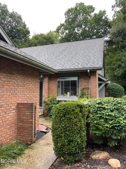 Photo of 41 Woodforest Parkway, Sylvania, OH 43560 (MLS # 10012941)