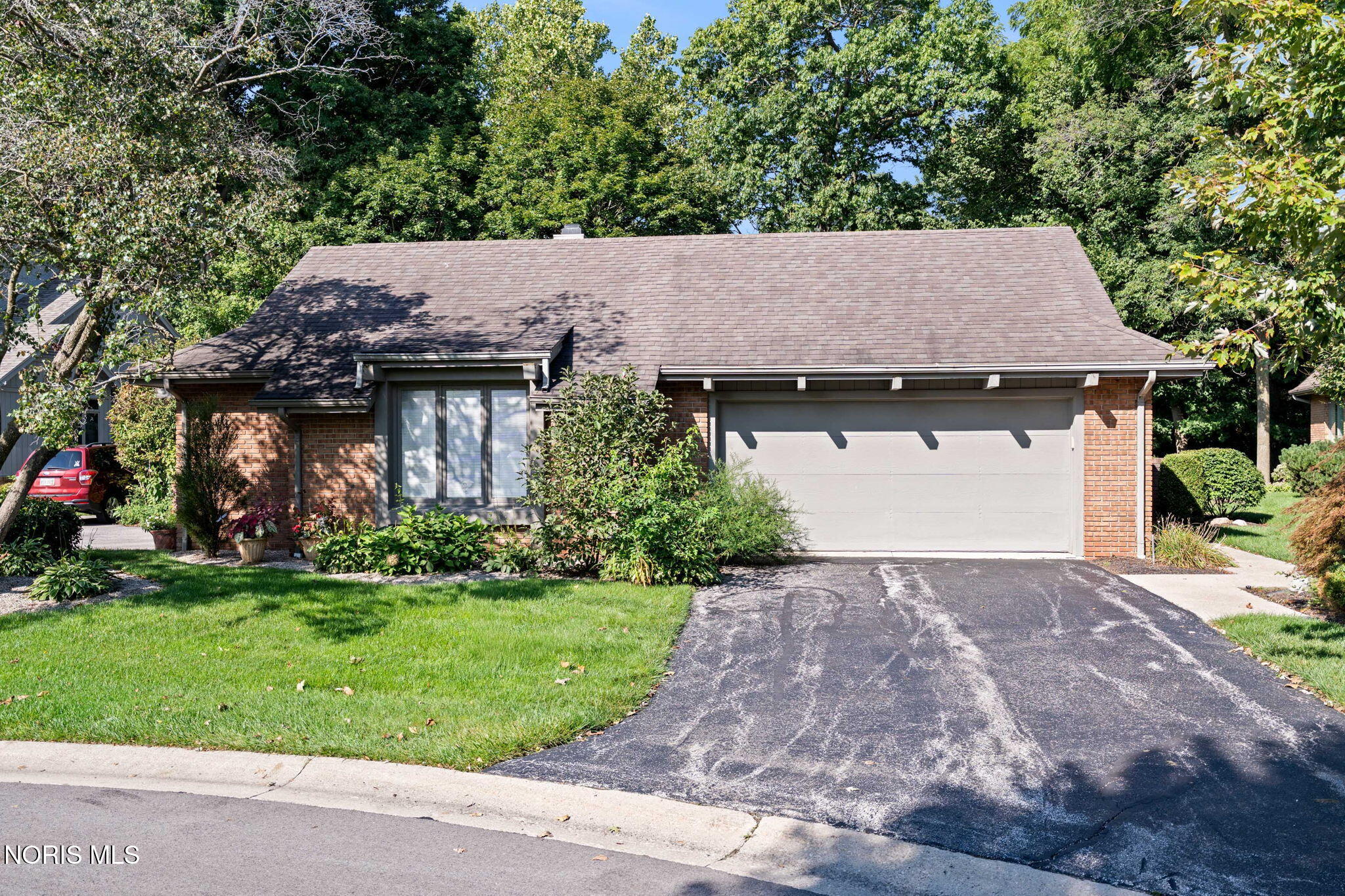 41 Woodforest Parkway