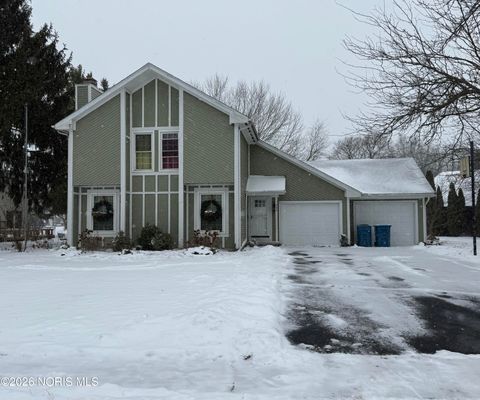 Photo of 805 Roche De Bouef Court, Waterville, OH 43566 (MLS # 10003215)