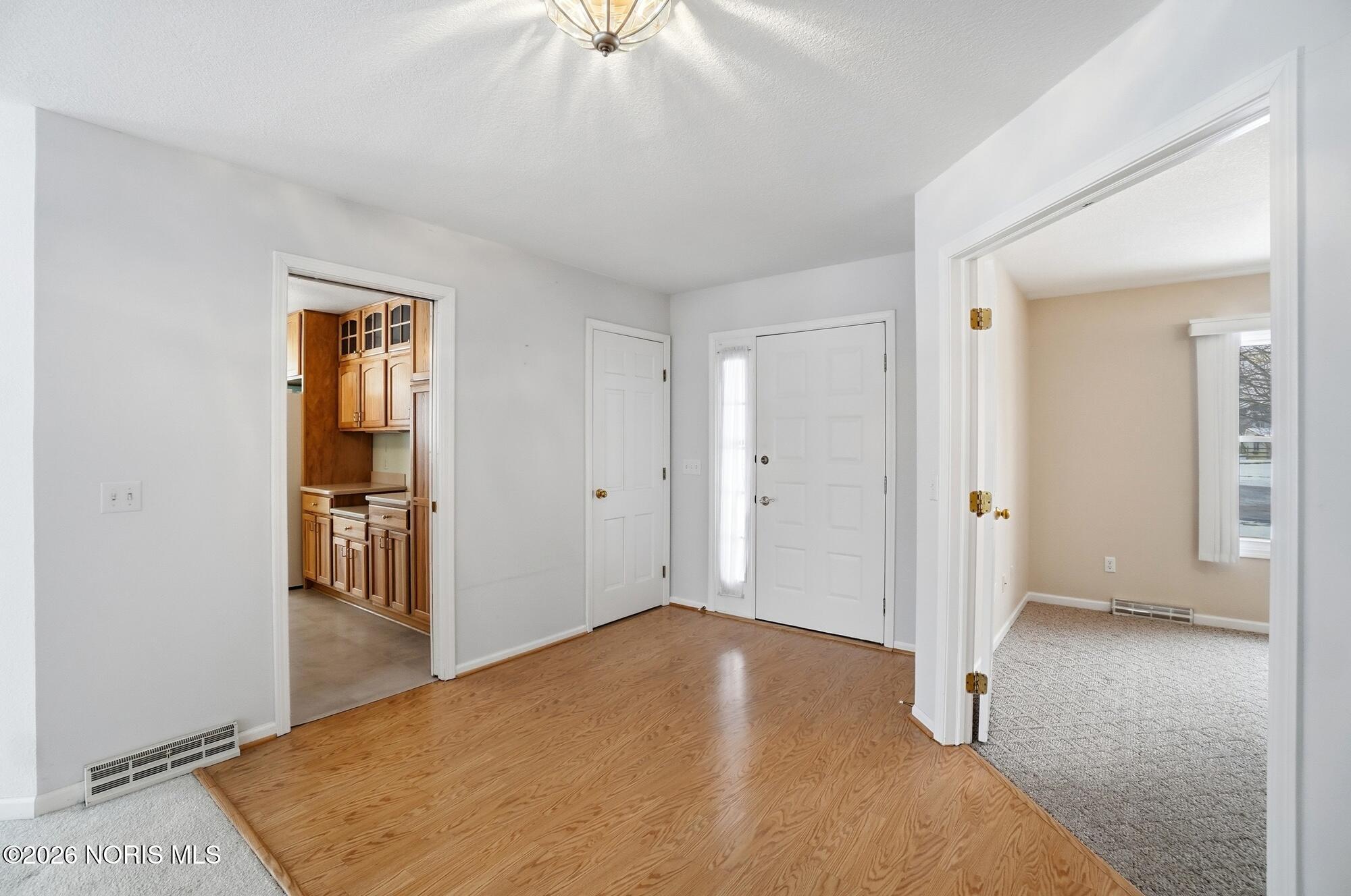 2165 Glenacres Court