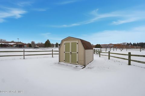 Tiny photo for 2165 Glenacres Court, Maumee, OH 43537 (MLS # 10003397)