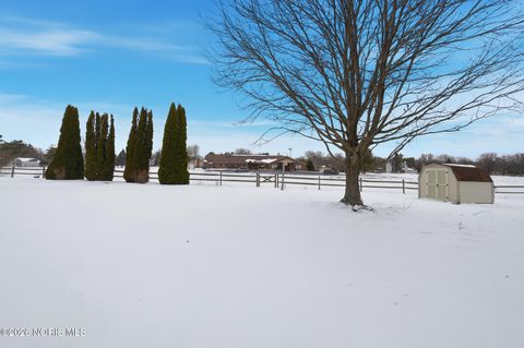 Tiny photo for 2165 Glenacres Court, Maumee, OH 43537 (MLS # 10003397)
