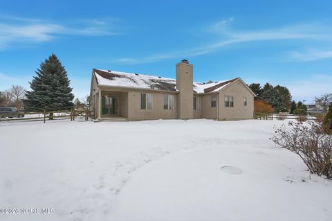 Tiny photo for 2165 Glenacres Court, Maumee, OH 43537 (MLS # 10003397)