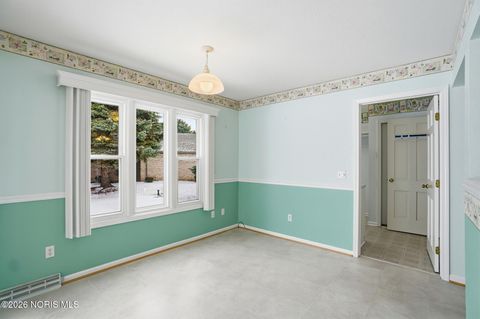 Tiny photo for 2165 Glenacres Court, Maumee, OH 43537 (MLS # 10003397)