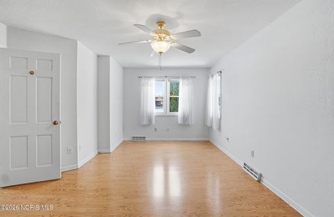 Tiny photo for 2165 Glenacres Court, Maumee, OH 43537 (MLS # 10003397)