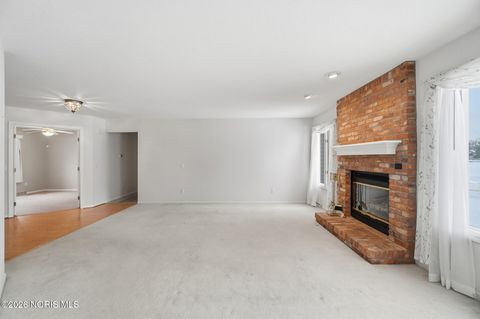 Tiny photo for 2165 Glenacres Court, Maumee, OH 43537 (MLS # 10003397)