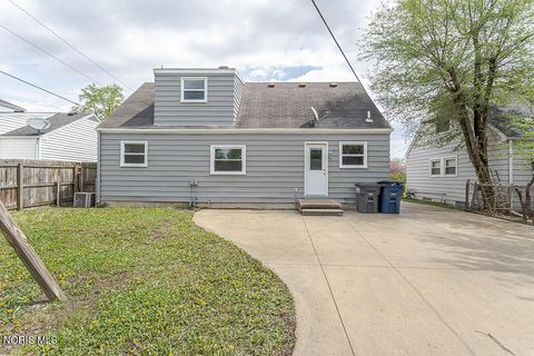 Tiny photo for 5917 Pepperell Place, Toledo, OH 43612 (MLS # 10006856)