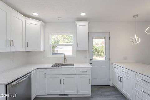 Tiny photo for 5917 Pepperell Place, Toledo, OH 43612 (MLS # 10006856)