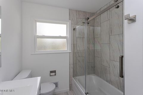 Tiny photo for 5917 Pepperell Place, Toledo, OH 43612 (MLS # 10006856)