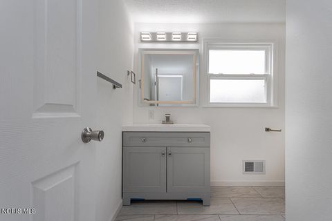 Tiny photo for 5917 Pepperell Place, Toledo, OH 43612 (MLS # 10006856)