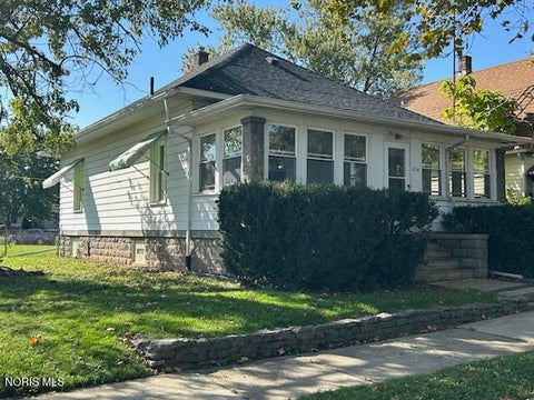 Photo of 1214 Ellis Avenue, Toledo, OH 43605 (MLS # 10014669)