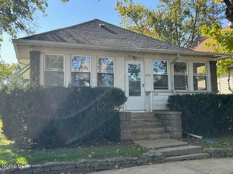 Tiny photo for 1214 Ellis Avenue, Toledo, OH 43605 (MLS # 10014669)