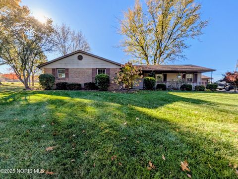 Photo of 209 Hawthorn Drive, Archbold, OH 43502 (MLS # 6132155)