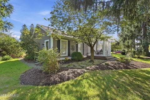 Tiny photo for 1515 River Road, Maumee, OH 43537 (MLS # 10013909)