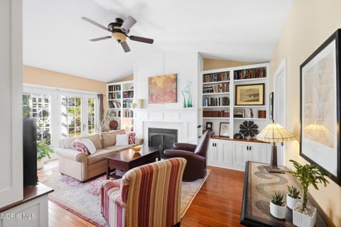 Tiny photo for 1515 River Road, Maumee, OH 43537 (MLS # 10013909)