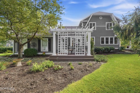 Tiny photo for 1515 River Road, Maumee, OH 43537 (MLS # 10013909)
