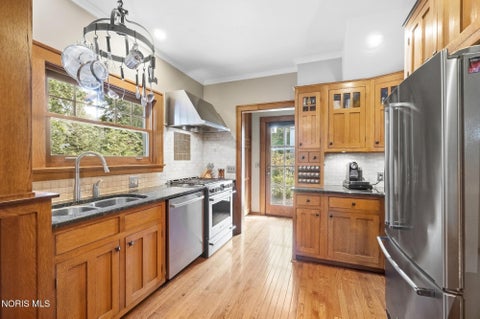 Tiny photo for 1515 River Road, Maumee, OH 43537 (MLS # 10013909)