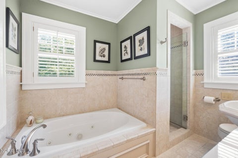 Tiny photo for 1515 River Road, Maumee, OH 43537 (MLS # 10013909)