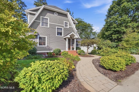 Tiny photo for 1515 River Road, Maumee, OH 43537 (MLS # 10013909)
