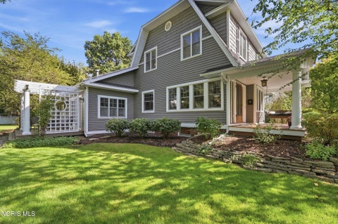 Tiny photo for 1515 River Road, Maumee, OH 43537 (MLS # 10013909)