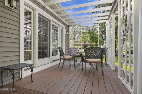 Tiny photo for 1515 River Road, Maumee, OH 43537 (MLS # 10013909)