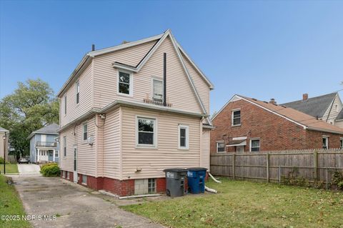 Tiny photo for 2041 Perth Street, Toledo, OH 43607 (MLS # 10000757)